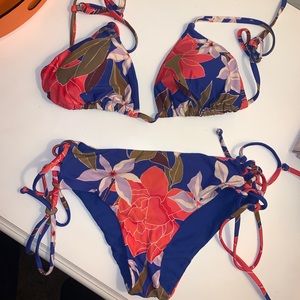 Floral billabong bikini only worn once